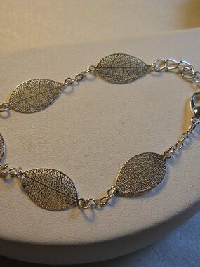 LBVYR - Leaf Link Bracelet 730